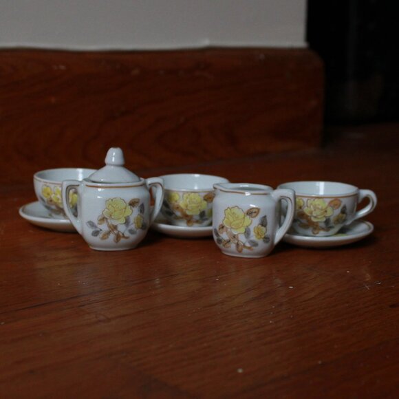 Unknown Other - Vintage Unknown Brand Miniature Dollhouse Porcelain Floral Accent Tea Set